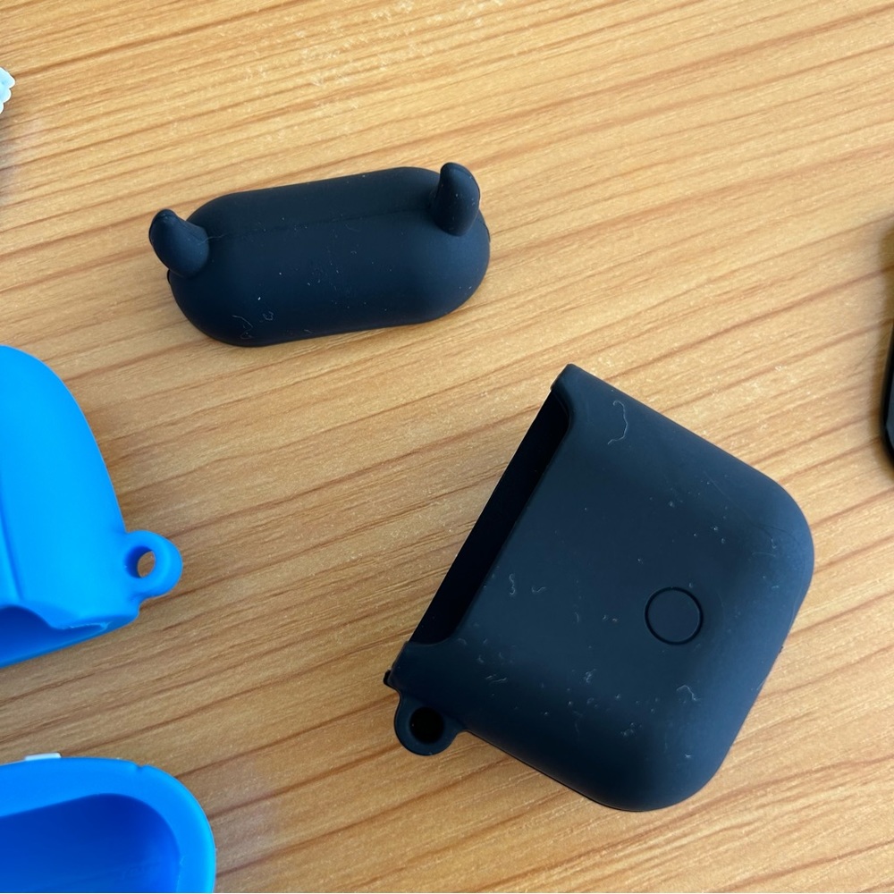 Superhero AirPod Protective Case Set - Picture 3 of 9
